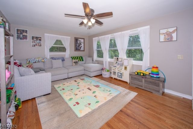 29 Clove Rd, Wantage Twp., NJ 07461