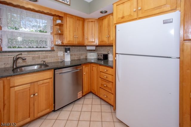 29 Clove Rd, Wantage Twp., NJ 07461