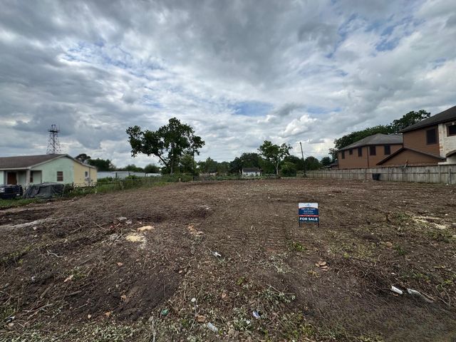 8217 Tareyton Lane, Houston, TX 77075