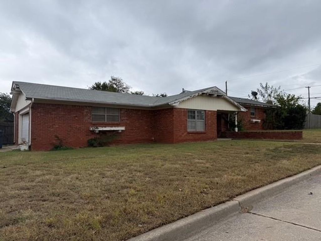 5512 NW 64th Street, Warr Acres, OK 73132