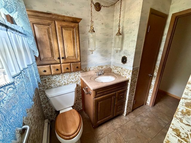 7 Keith Dr, Westport, MA 02790
