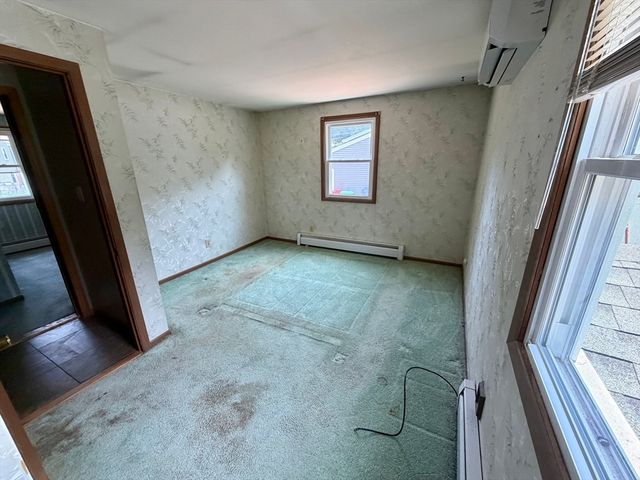 7 Keith Dr, Westport, MA 02790