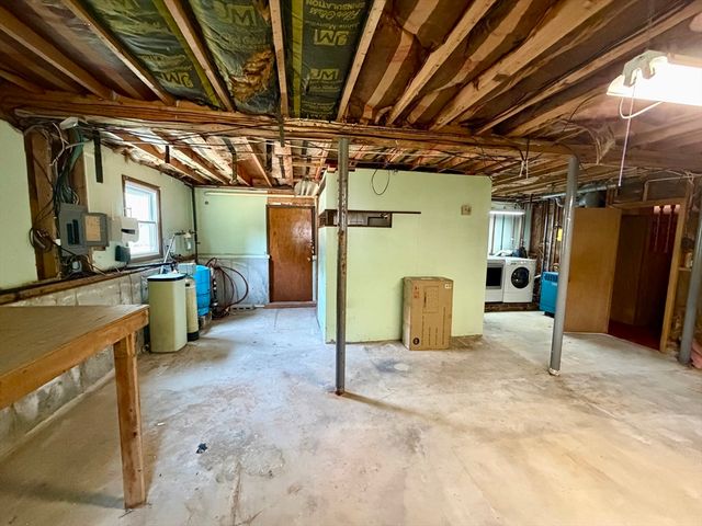 7 Keith Dr, Westport, MA 02790
