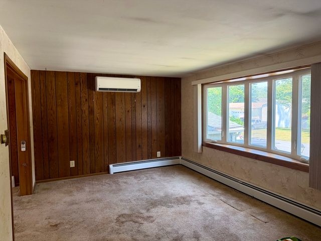 7 Keith Dr, Westport, MA 02790