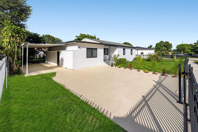 9001 NW 32nd Ct Road, Miami, FL 33147