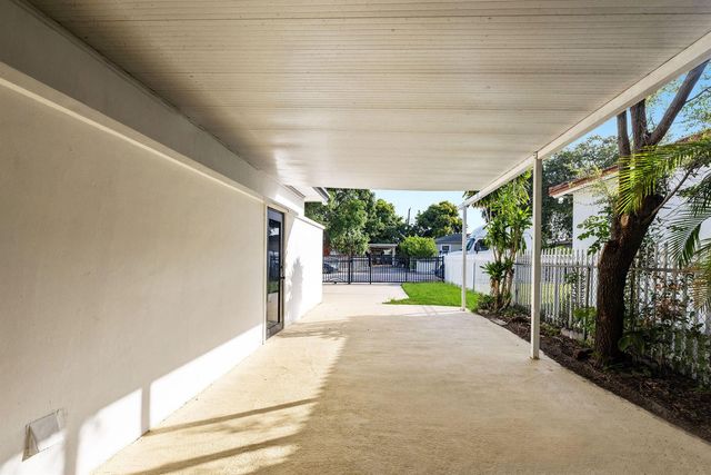 9001 NW 32nd Ct Road, Miami, FL 33147