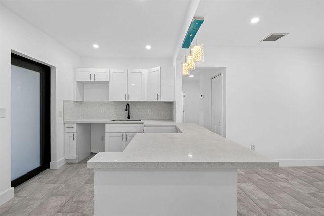 9001 NW 32nd Ct Road, Miami, FL 33147
