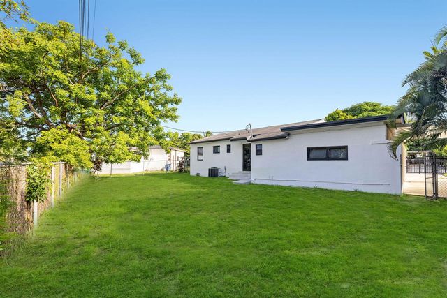 9001 NW 32nd Ct Road, Miami, FL 33147