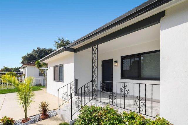 9001 NW 32nd Ct Road, Miami, FL 33147
