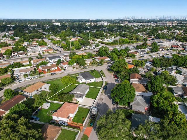 9001 NW 32nd Ct Road, Miami, FL 33147