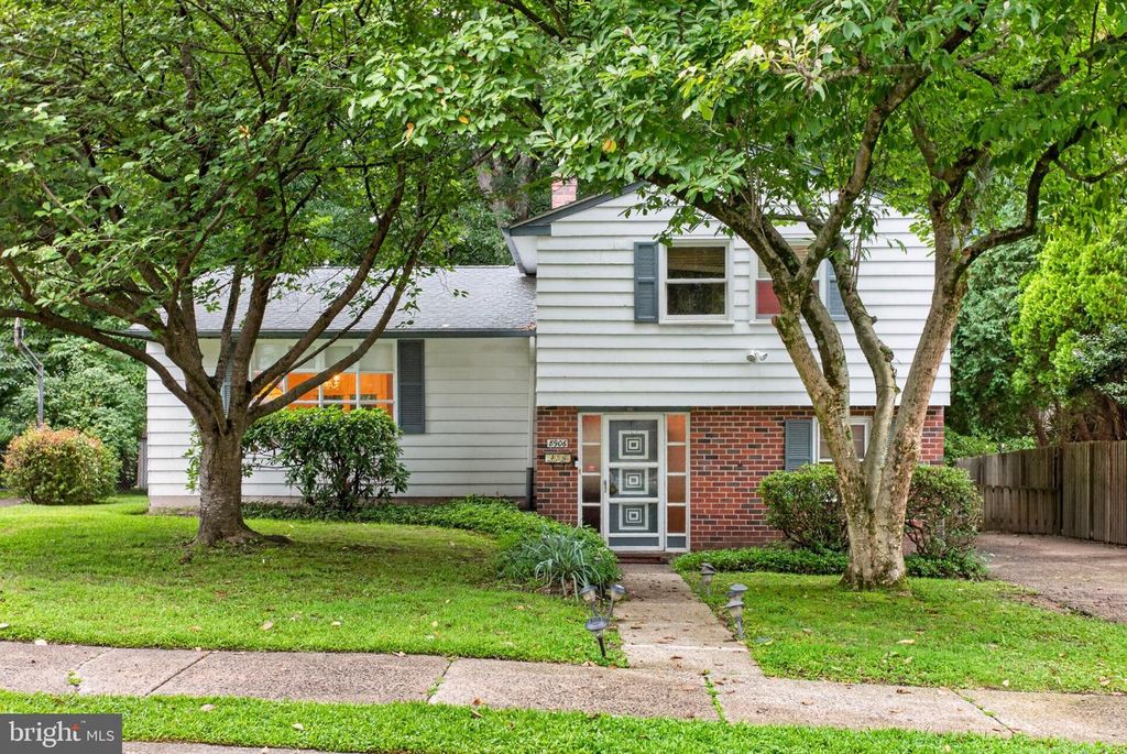8906 ALICIA ST, PHILADELPHIA, PA 19115 — photo 2