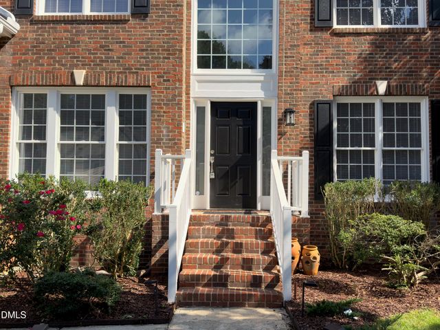 302 Sylvan Way, Chapel Hill, NC 27516