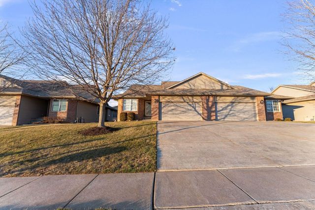 5040 55th Avenue, Bettendorf, IA 52722