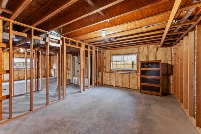 5040 55th Avenue, Bettendorf, IA 52722