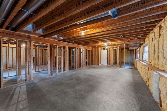 5040 55th Avenue, Bettendorf, IA 52722