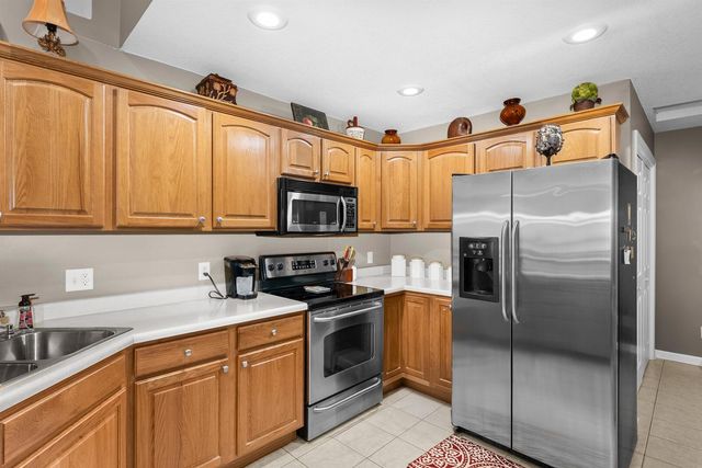 5040 55th Avenue, Bettendorf, IA 52722