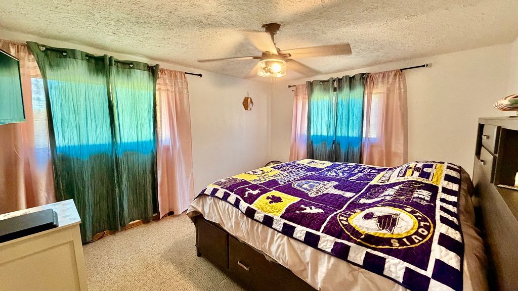 Image 8 of property listing at 1001 Medlin Road, Centralia, IL 62801
