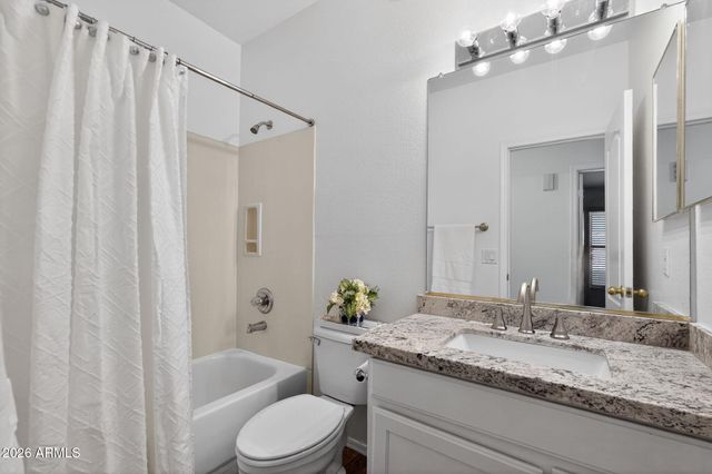 6370 W Wahalla Lane, Glendale, AZ 85308