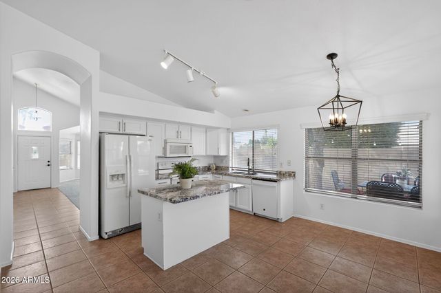 6370 W Wahalla Lane, Glendale, AZ 85308