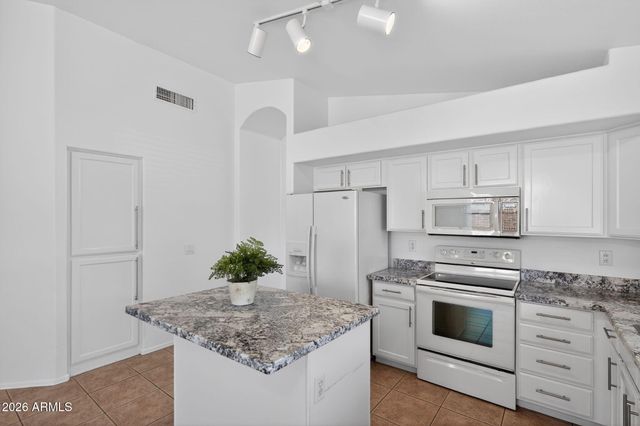 6370 W Wahalla Lane, Glendale, AZ 85308