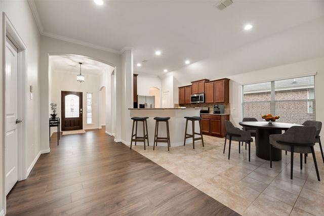 620 S Heights Drive, Crowley, TX 76036