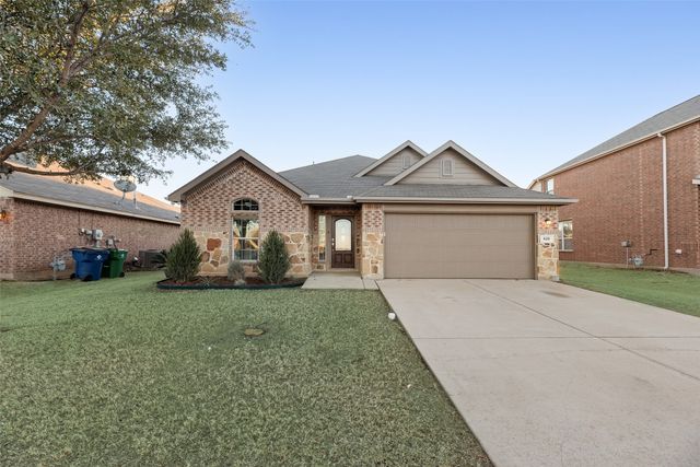 620 S Heights Drive, Crowley, TX 76036