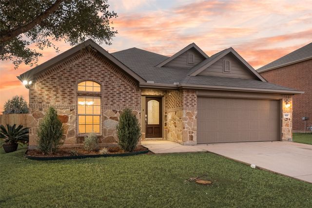 620 S Heights Drive, Crowley, TX 76036