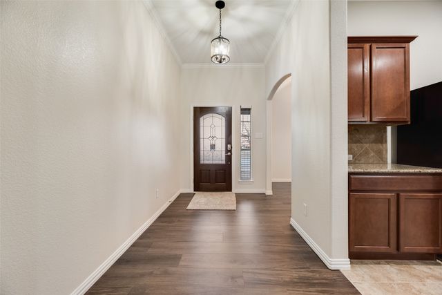 620 S Heights Drive, Crowley, TX 76036