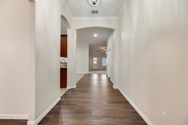 620 S Heights Drive, Crowley, TX 76036