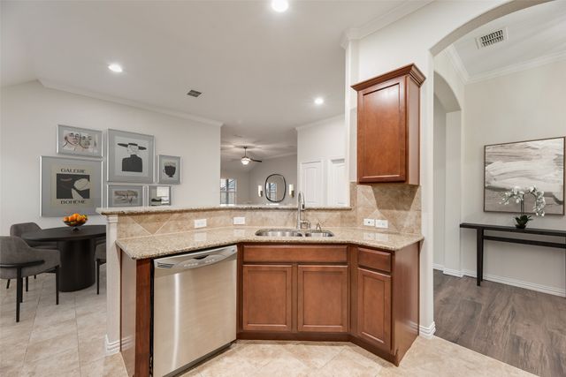 620 S Heights Drive, Crowley, TX 76036