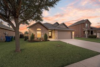 620 S Heights Drive, Crowley, TX 76036