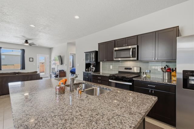 10728 Sabino Lp Loop SW, Albuquerque, NM 87121
