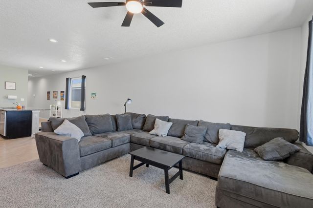 10728 Sabino Lp Loop SW, Albuquerque, NM 87121