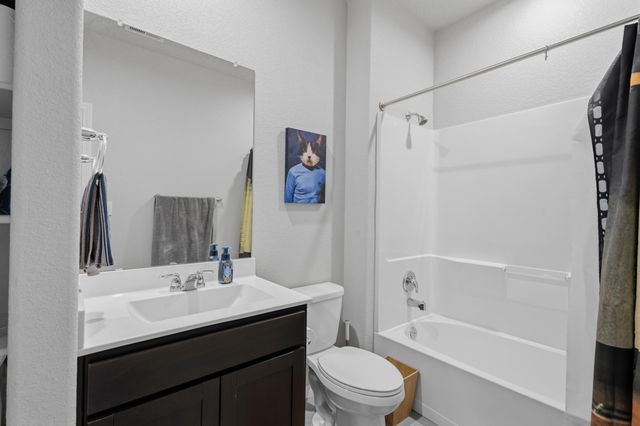 10728 Sabino Lp Loop SW, Albuquerque, NM 87121