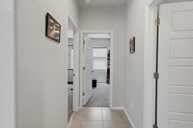 10728 Sabino Lp Loop SW, Albuquerque, NM 87121