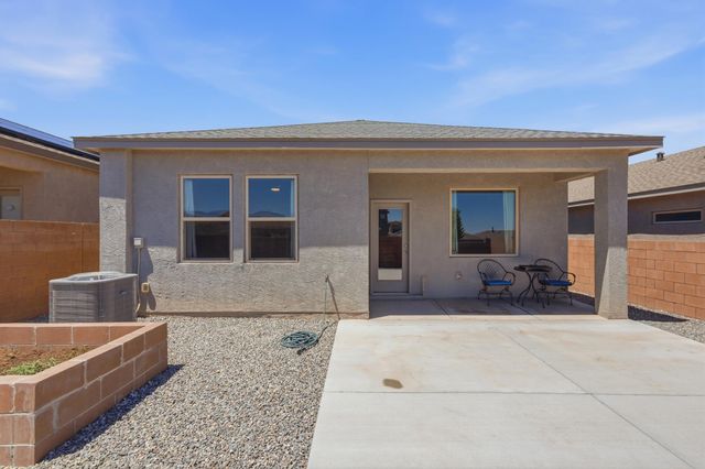 10728 Sabino Lp Loop SW, Albuquerque, NM 87121
