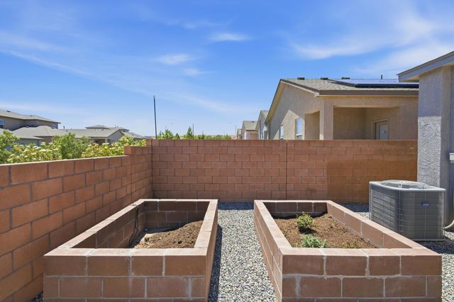 10728 Sabino Lp Loop SW, Albuquerque, NM 87121