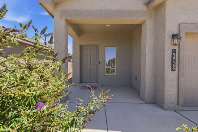 10728 Sabino Lp Loop SW, Albuquerque, NM 87121