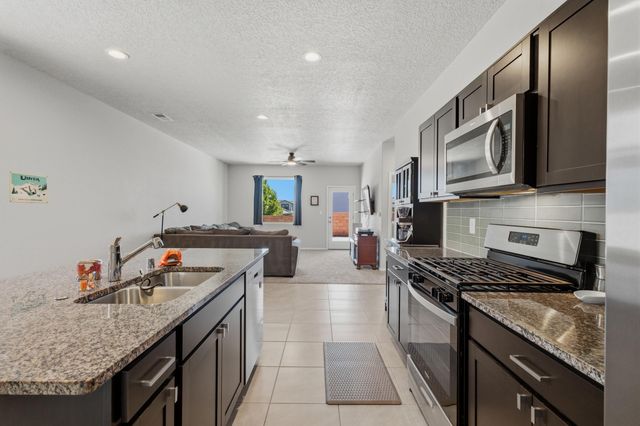 10728 Sabino Lp Loop SW, Albuquerque, NM 87121