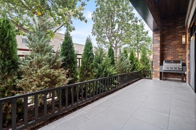 3951 N Wayne Avenue 101, Chicago, IL 60613