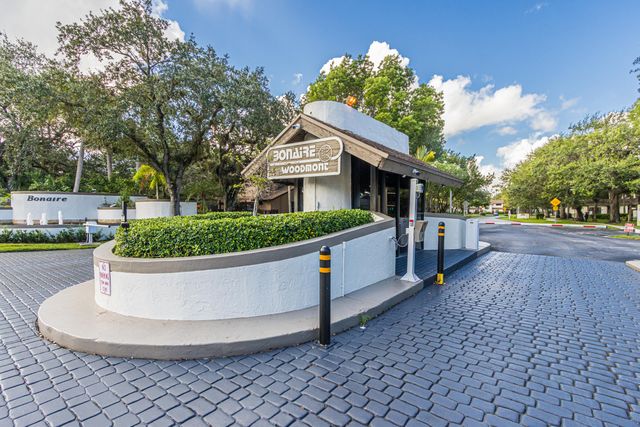 7515 NW 79th Avenue 109, Tamarac, FL 33321