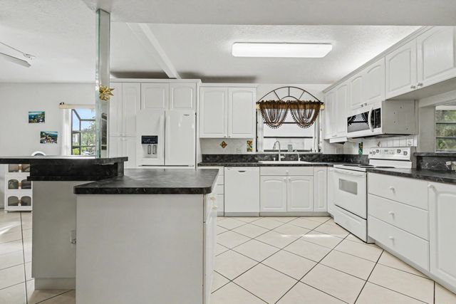 7515 NW 79th Avenue 109, Tamarac, FL 33321