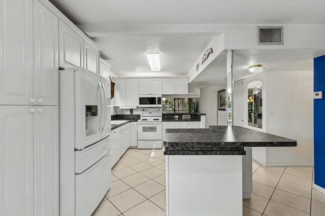 7515 NW 79th Avenue 109, Tamarac, FL 33321