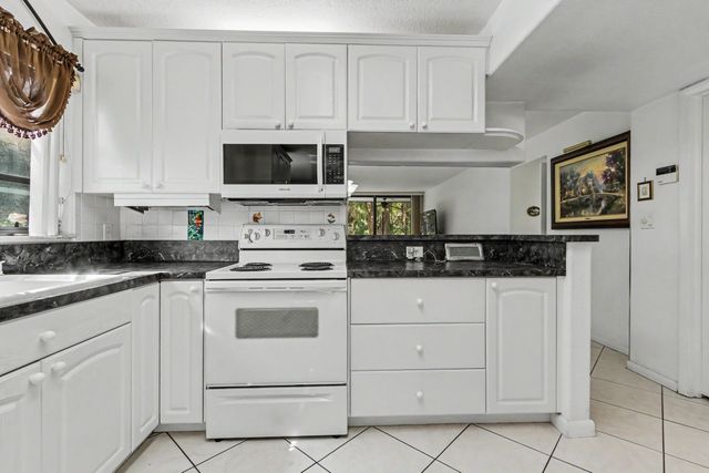 7515 NW 79th Avenue 109, Tamarac, FL 33321