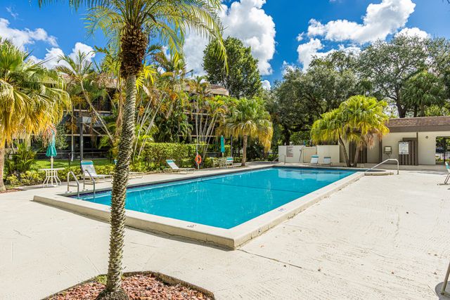 7515 NW 79th Avenue 109, Tamarac, FL 33321