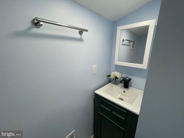 105 HARDING AVE, Wilmington, DE 19804