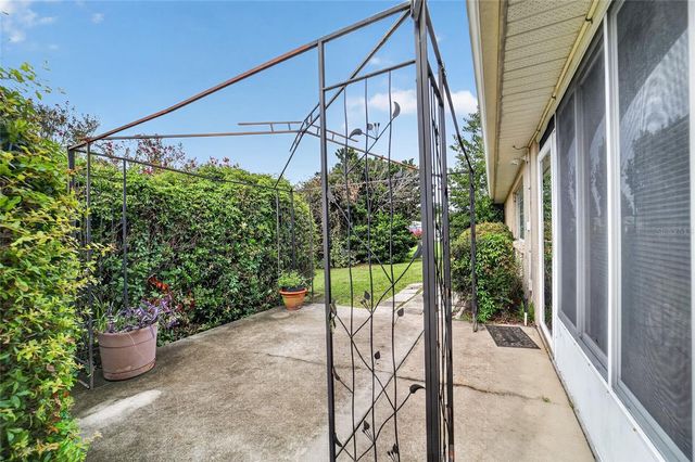 10121 SW 61ST TERRACE ROAD, Ocala, FL 34476