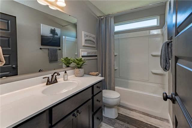 2004 Silver Linden Drive, Tipp City, OH 45371