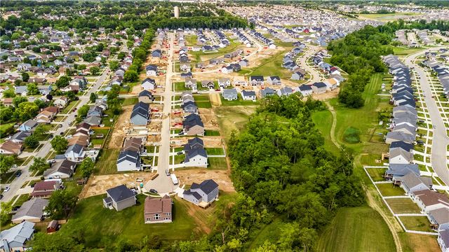 2004 Silver Linden Drive, Tipp City, OH 45371