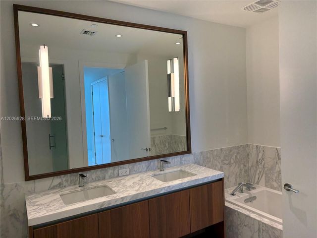 175 SE 25 Road 901, Miami, FL 33129